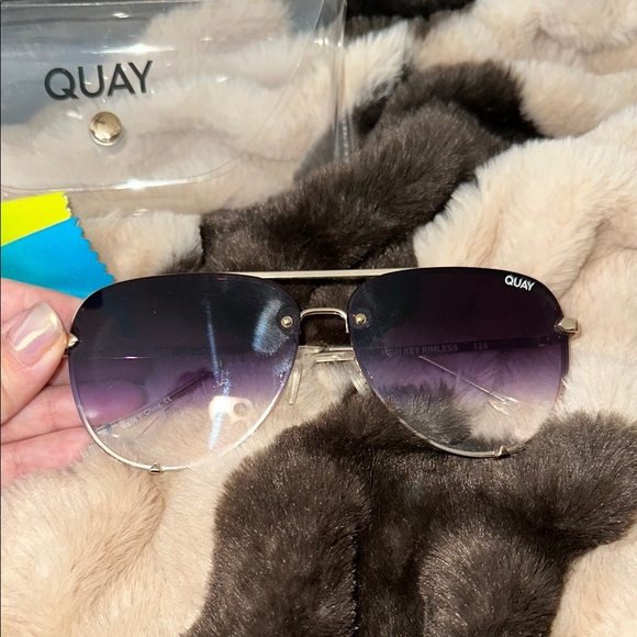 Quay Australia Unisex Aviator Sunglasses - Picture 2 of 3